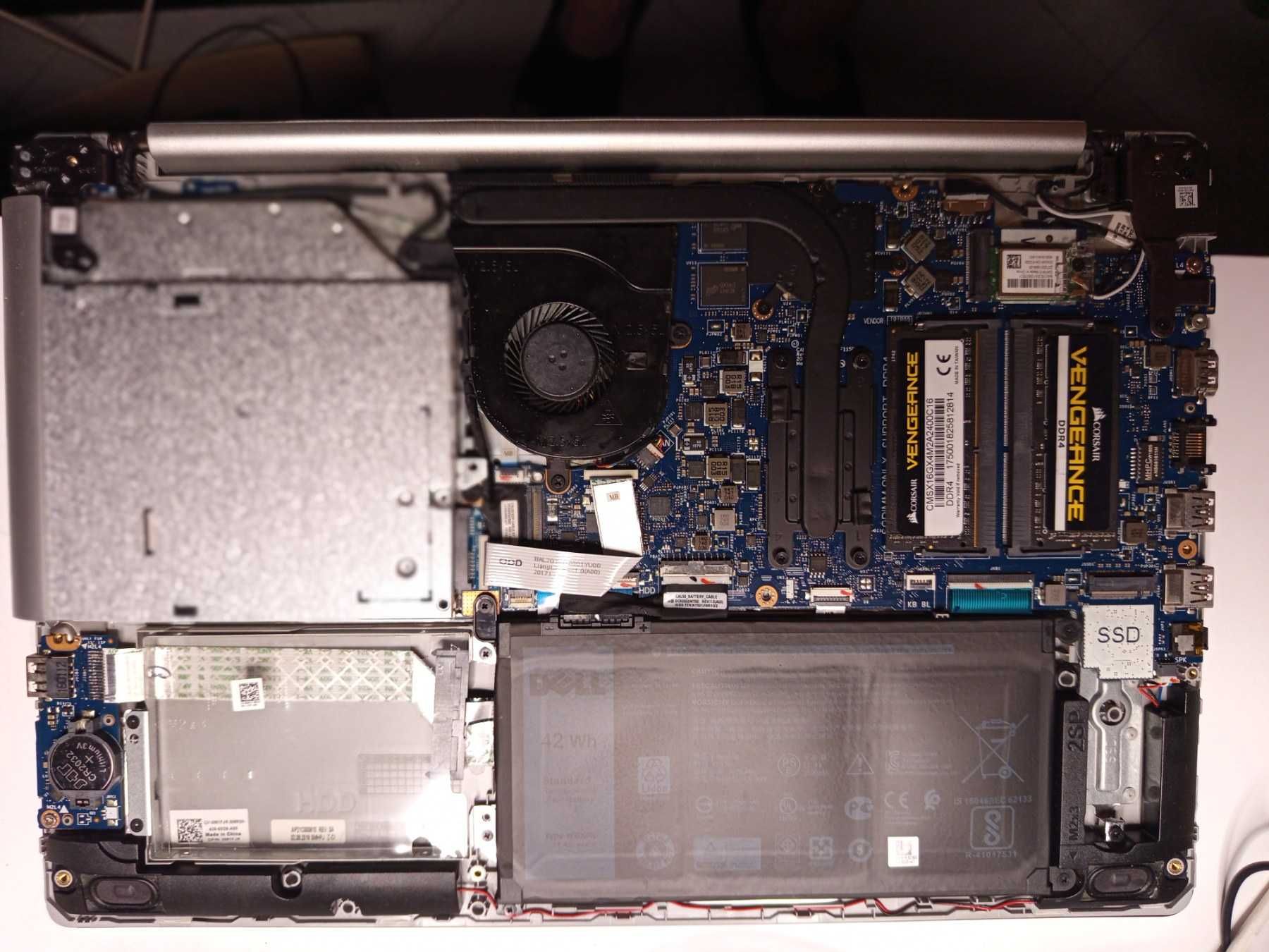 Нутбук DELL P75F Під відновленн