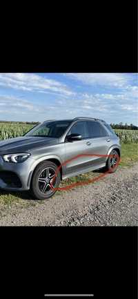 Продам праву бічну  накладку на порога для Mercedes GLE v167