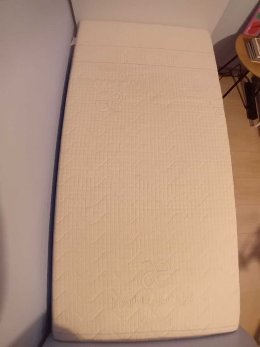 Sprzedam łóżko dziecięce 80x160 cm z materacem Hevea SnuDo