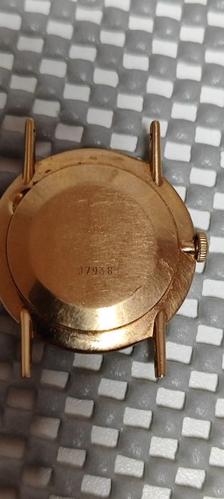 Продам золотые часы Полет