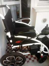 Nowy wózek inwalidzki elektryczny.
