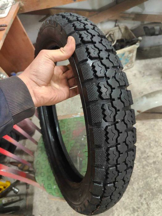 Покришка (резина, шина) 3.50 / 18. Ява, Іж