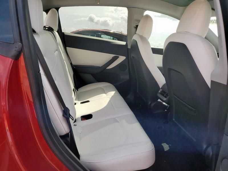 Tesla Model Y 2021 14800$