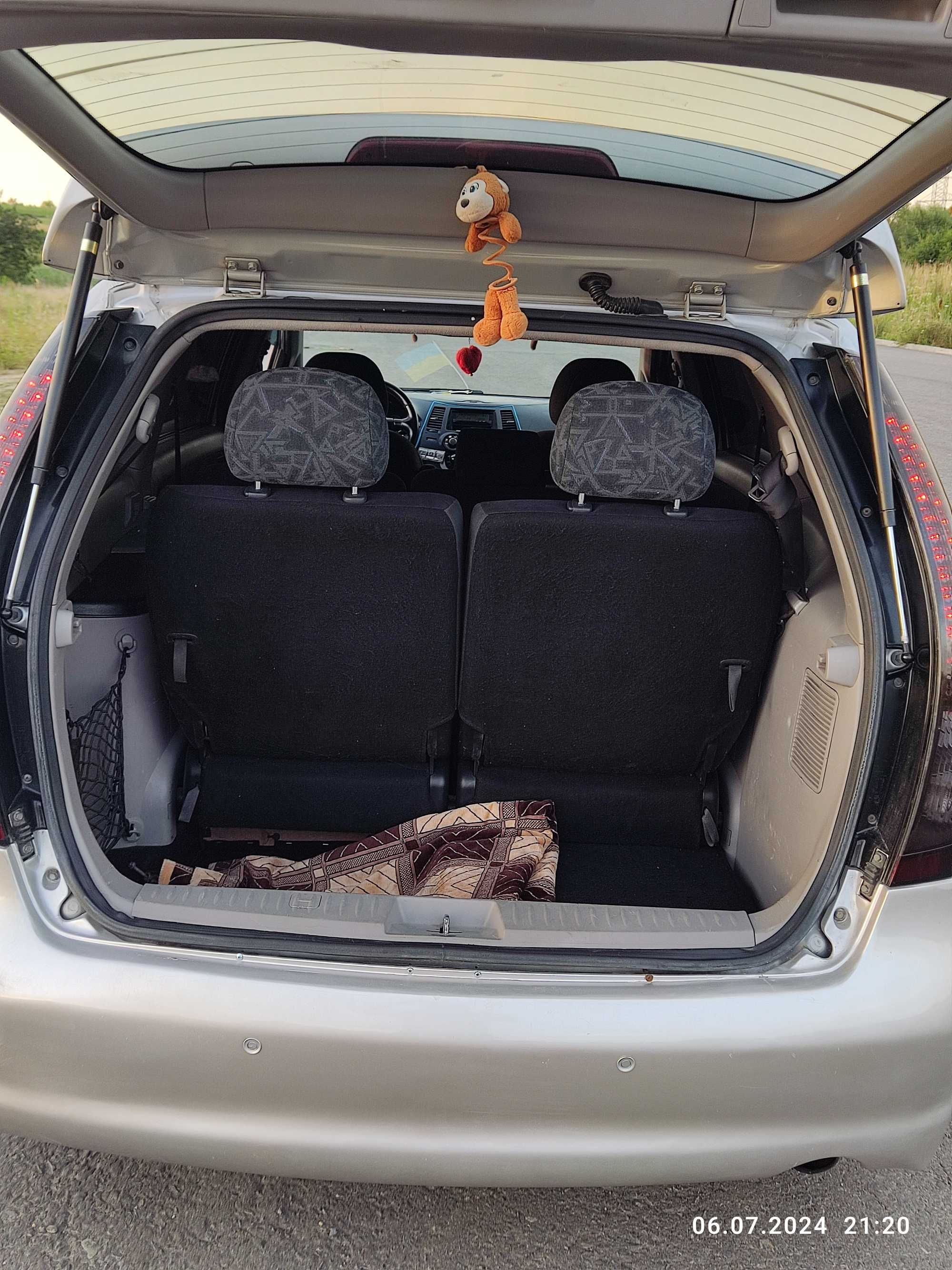 Mitsubishi grandis 2009