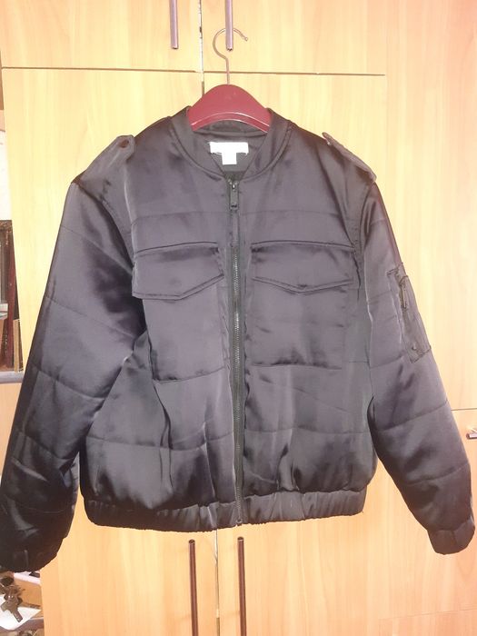 Продом бомбер жіночий.