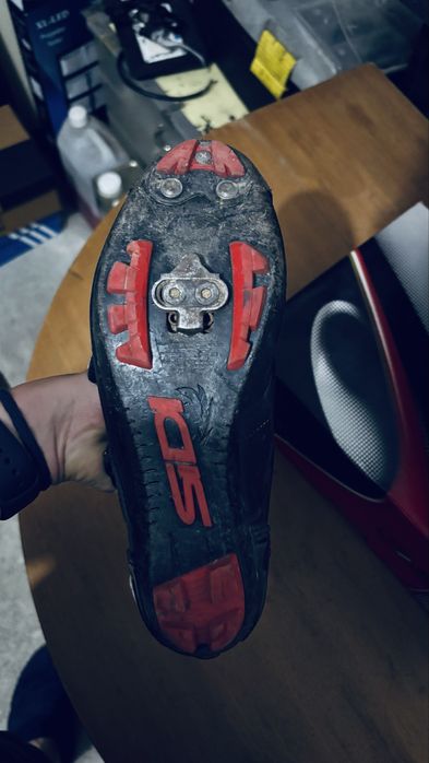 Sapatos SIDI como novos