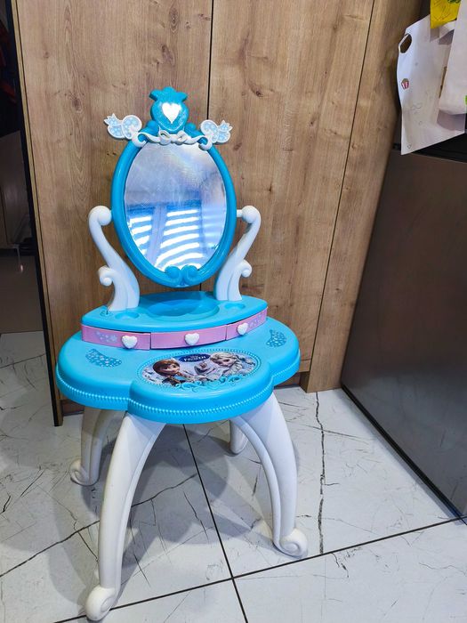 Toaletka kraina lodu