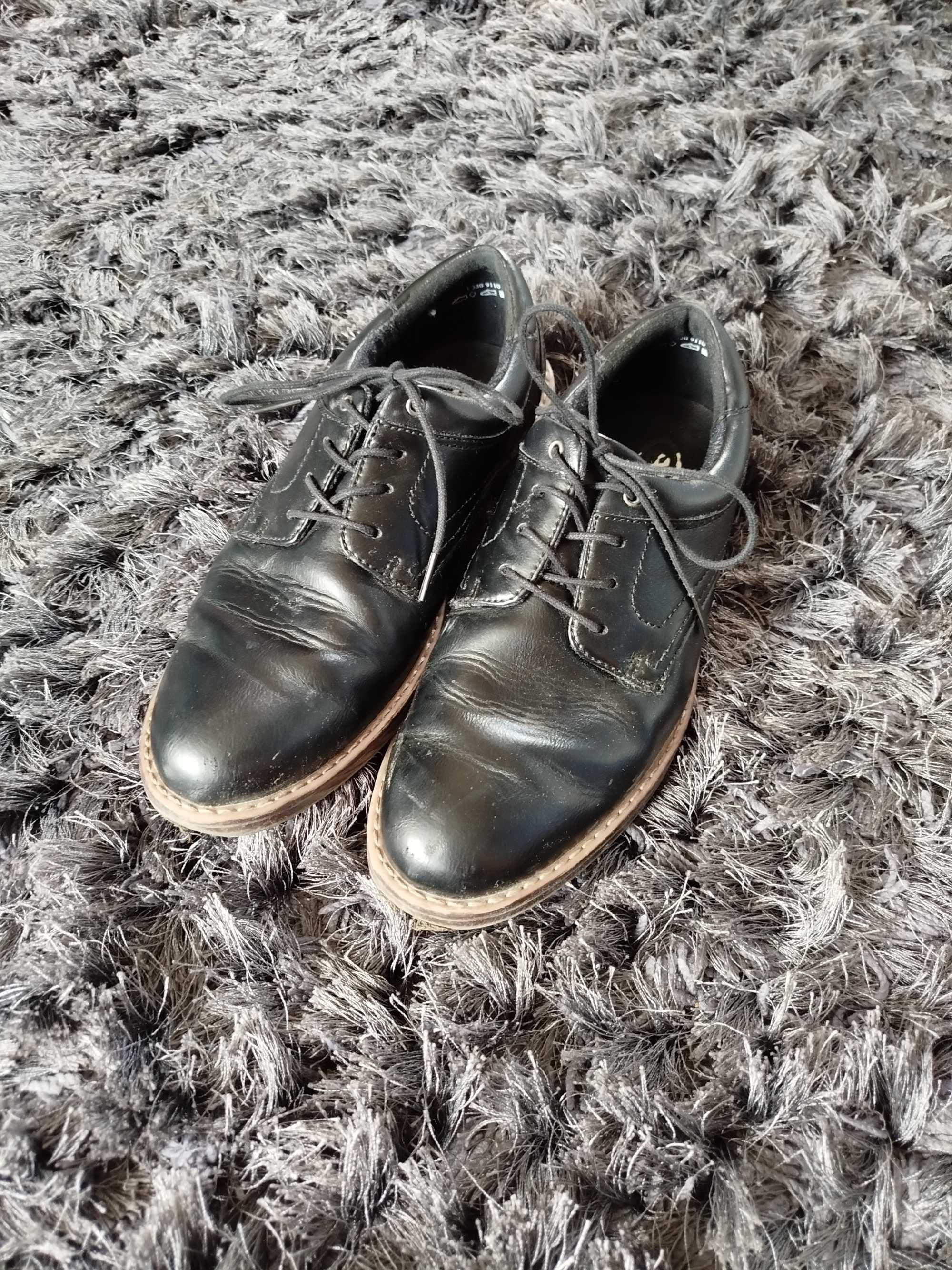 Czarne buty AM Shoe Company eleganckie / garniturowe