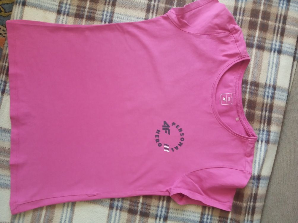 T-shirt 4F dziewczęcy 152 cm