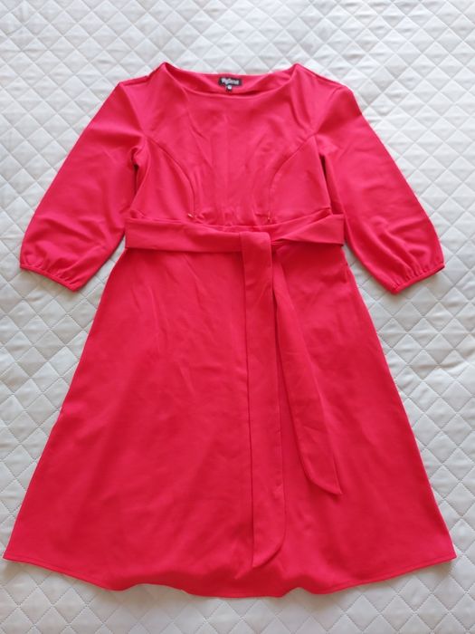 Сукня для вагітних та годуючих жінок