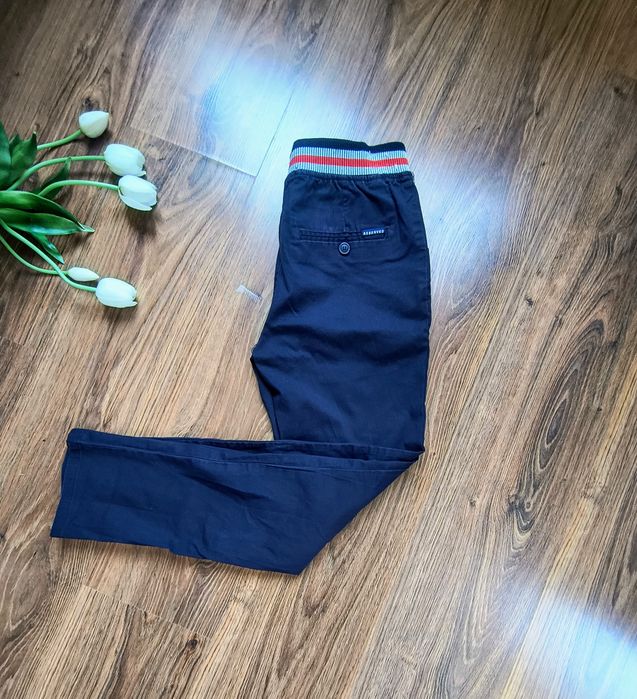 Spodnie chinosy granatowe eleganckie na gumce