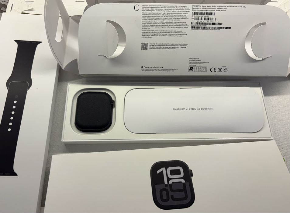 Продам часы Apple Watch 10 46mm jet black как новые на гарантии