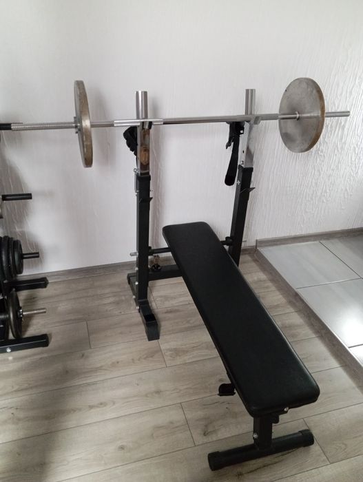 Ławka treningowa z obciążeniem i sztangą,2x hantle,stojak na obciazeni