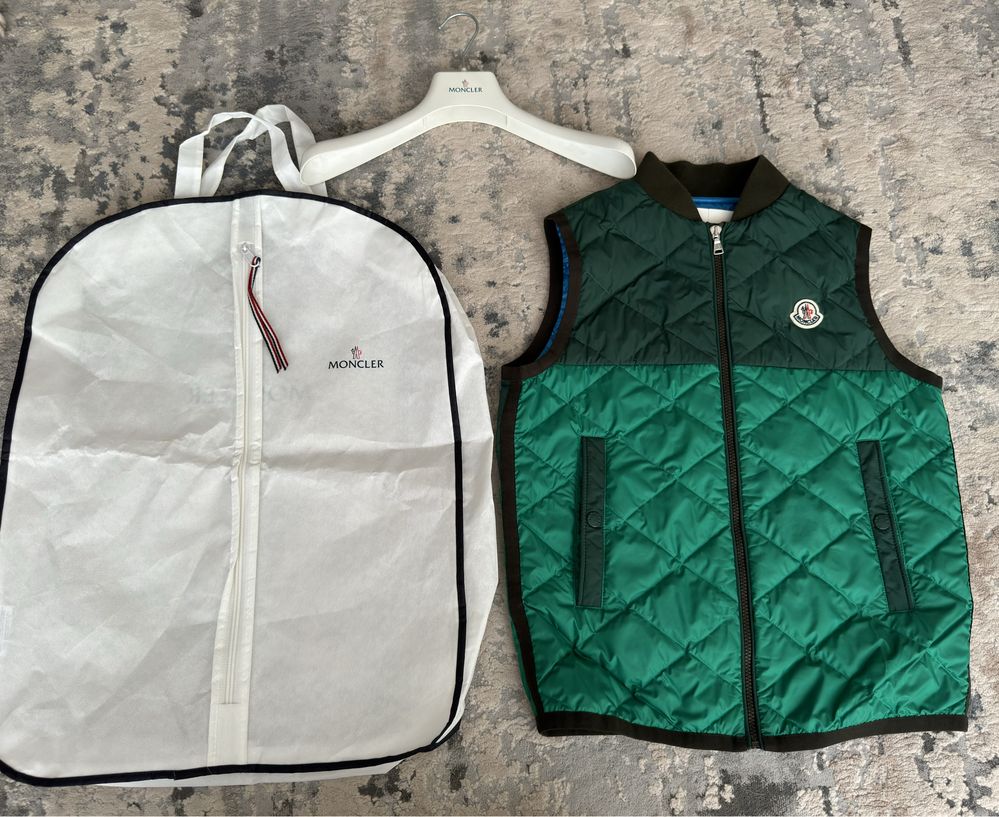 Жилетка MONCLER хлопцю оригінал 164 см