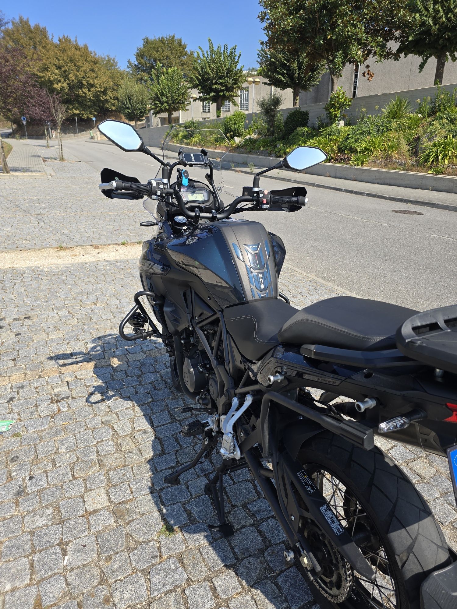 Benelli trk 502x