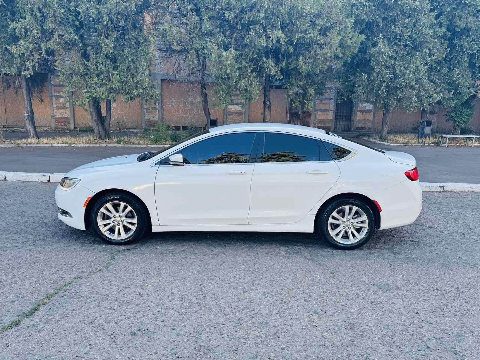 Chrysler 200 2015 г