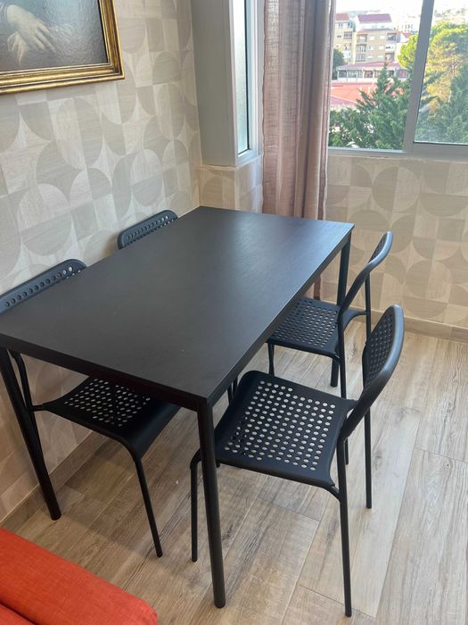 Mesa com 4 cadeiras - Ikea 1x40com por 67cm