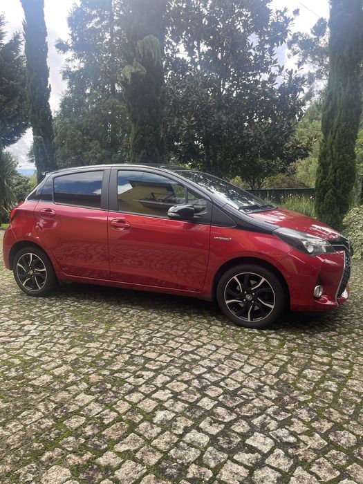 Toyota yaris Hibrido Square Collection Caixa Automatica