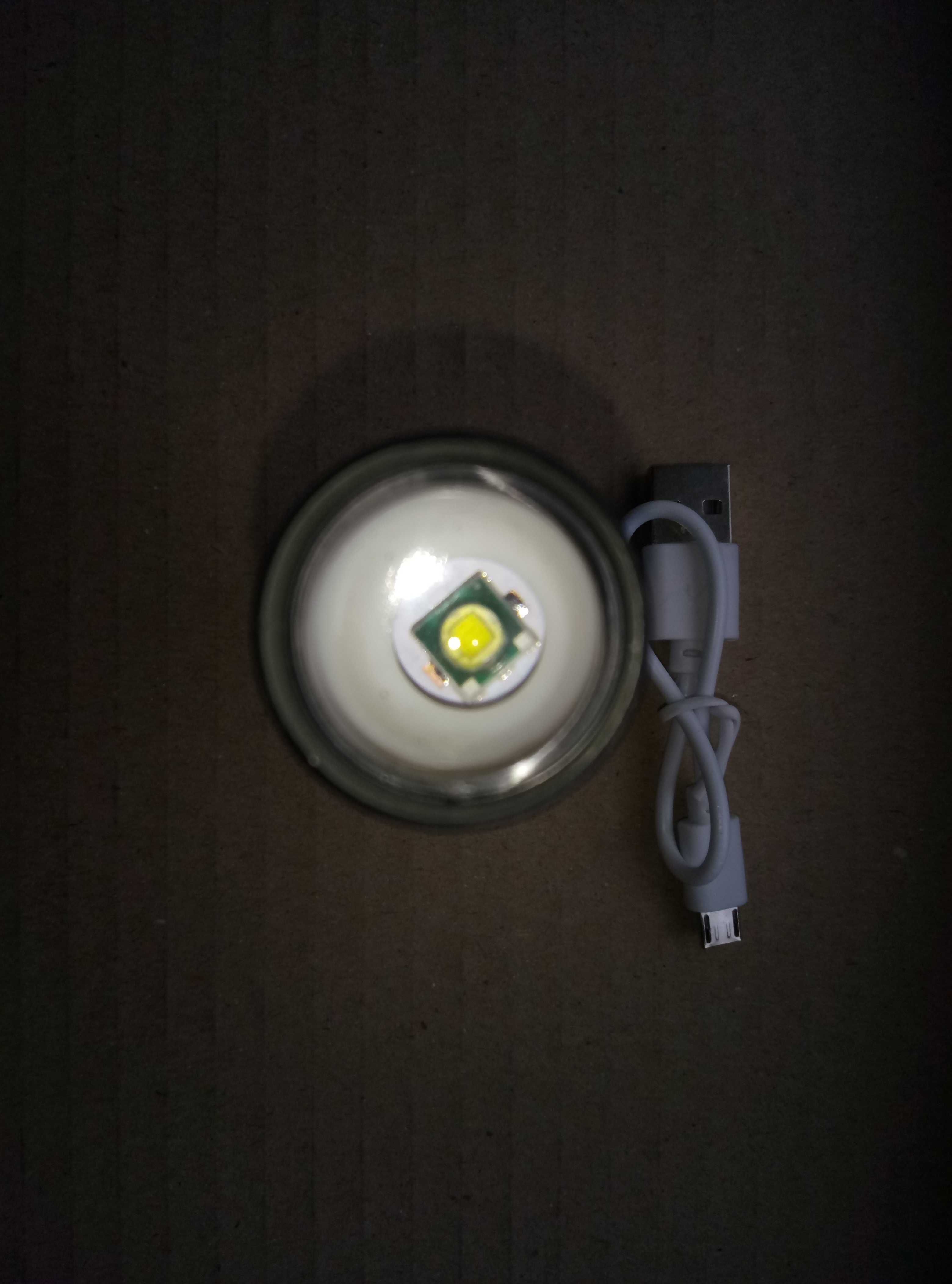 Ліхтарик (фонарик) LED с зумом