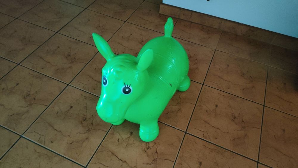 Skoczek osiołek gumowy