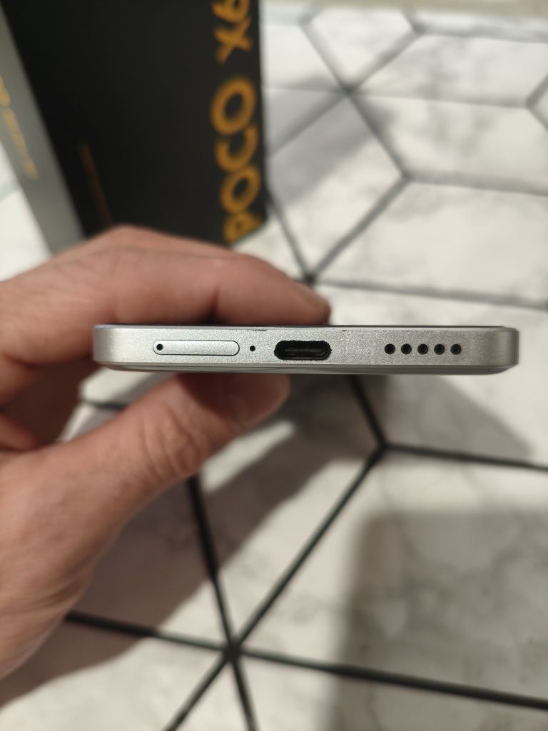 Poco x 6 pro 8/256 хорошее состояние.