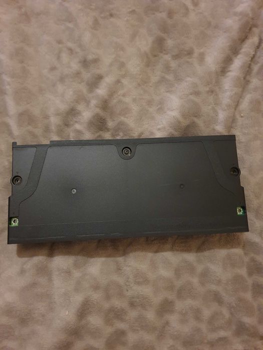 Fonte de alimentação PS4 Pro ADP-300FR