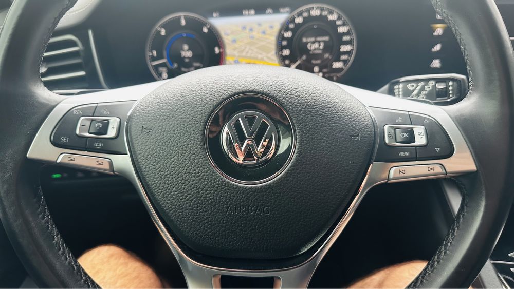 Продам Volkswagen Touareg 2018