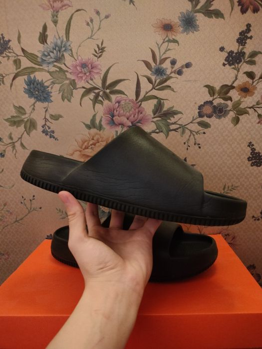 Продам шлёпанцы Nike