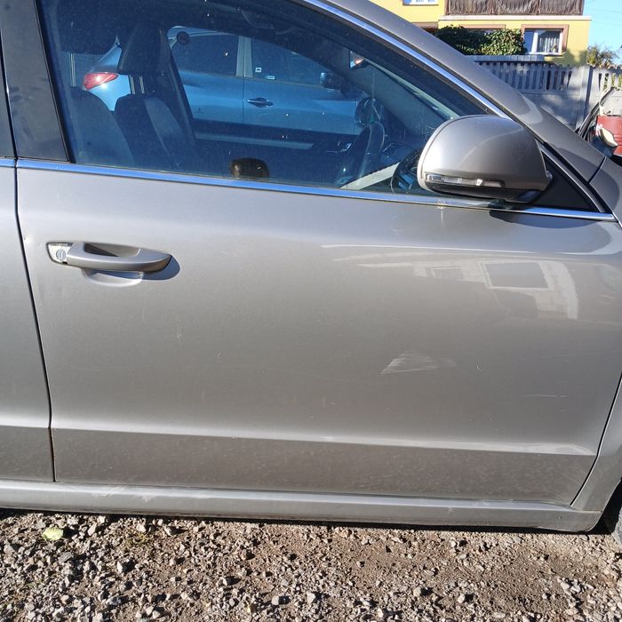 Drzwi prawy przód Skoda Superb II lf8h