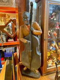 Estatueta antiga e vintage de músico de Jazz