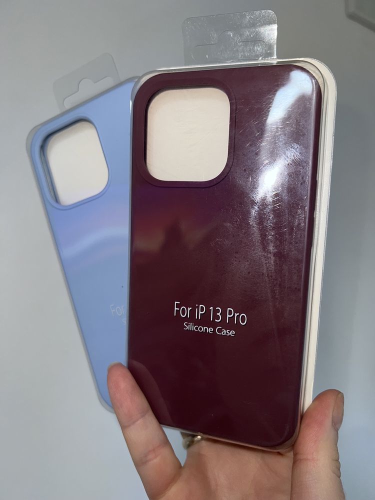 Чехол на iPhone 13 Pro.