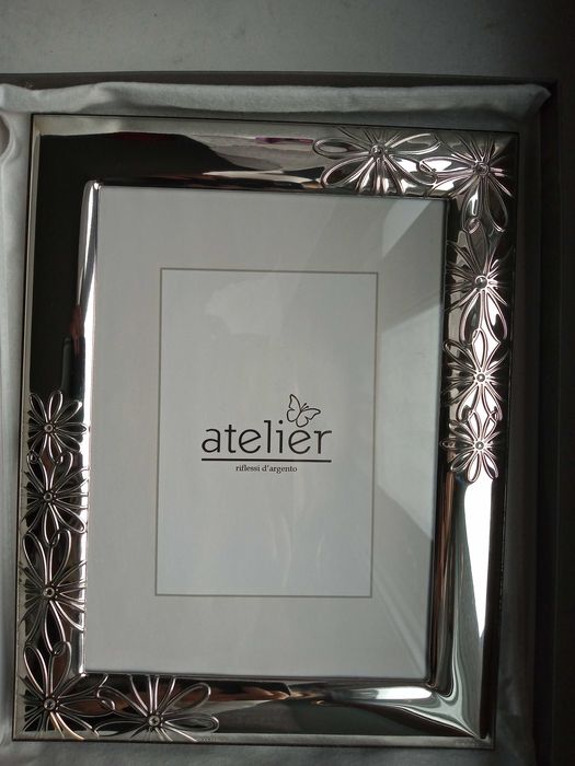 NOWA, posrebrzana ramka na zdjęcie - kwiatki