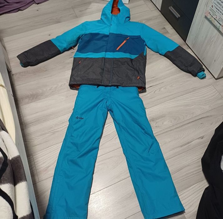 Класні лижні костюми