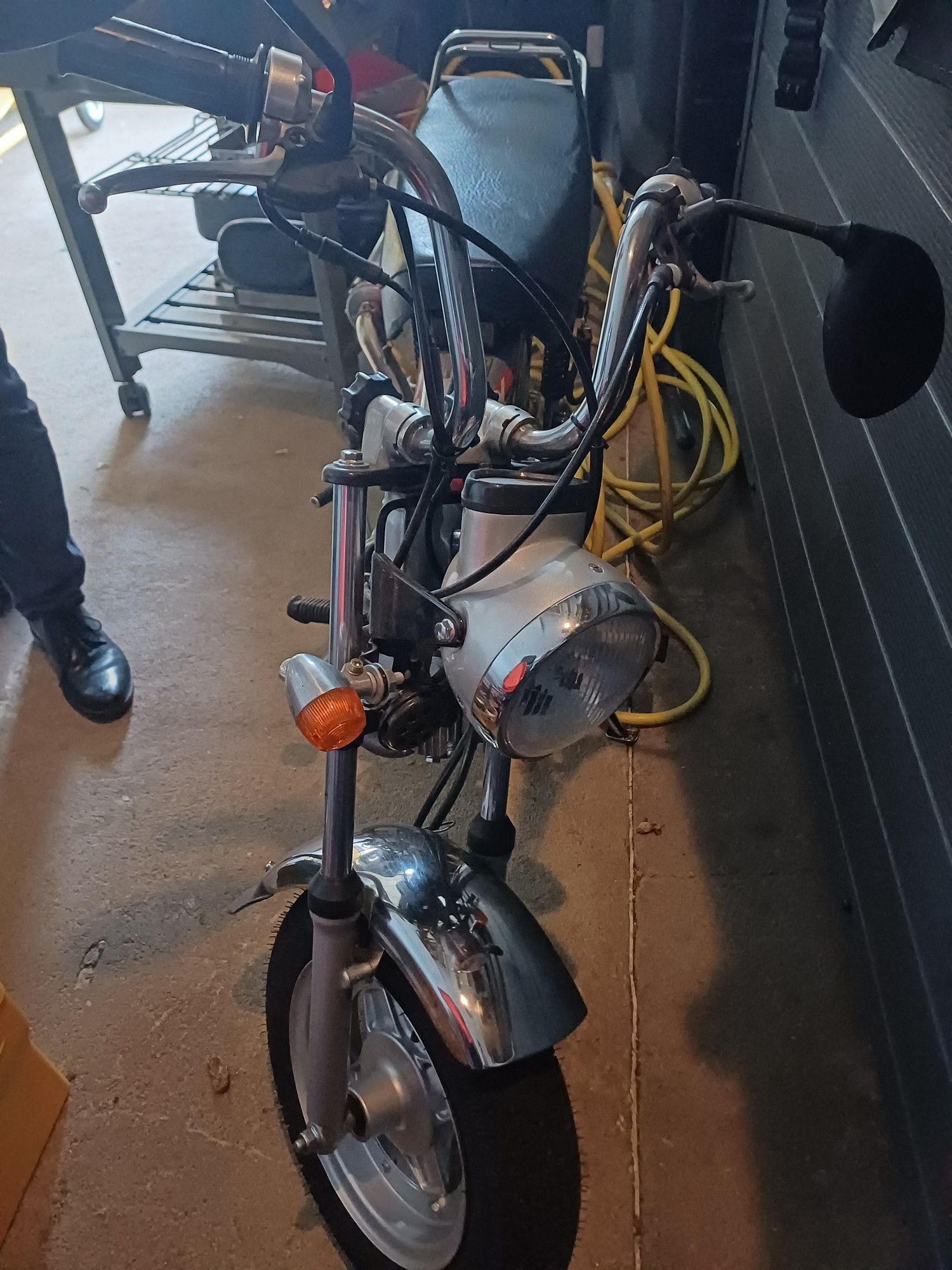 Klasyczny youngtimer Honda Dax ST 125 odrestaurowana  jak nowa