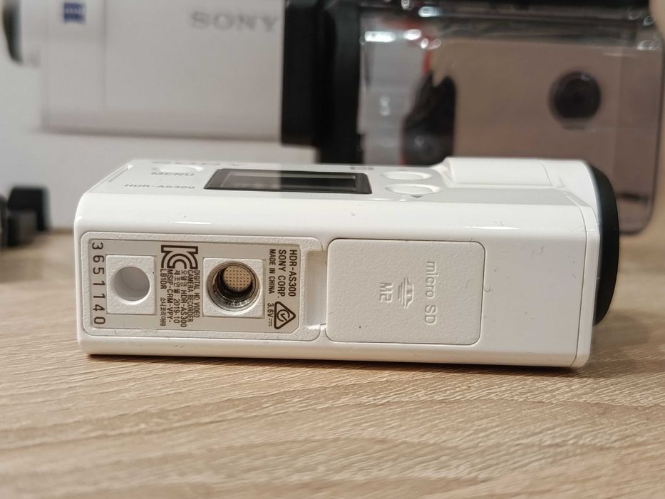 Єкшен камера sony hds-as300 (повний комплект)