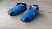 Buty z pianki rozm. 21; nowe rzepy