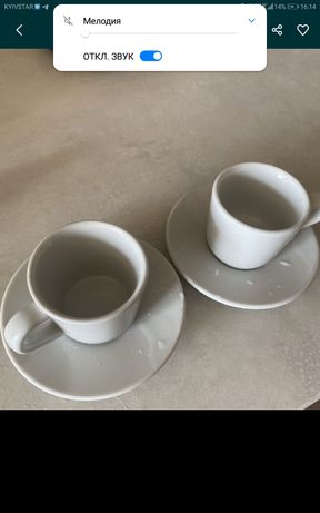 Білі маленькі чашки, під каву