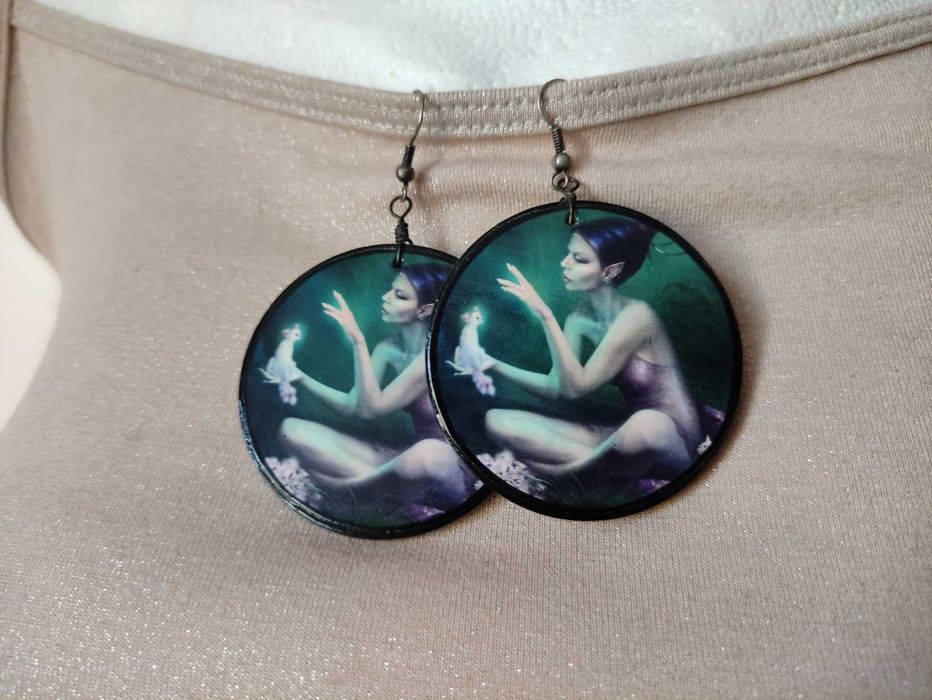 Kolczyki wiszące - duże dyski z rysunkiem