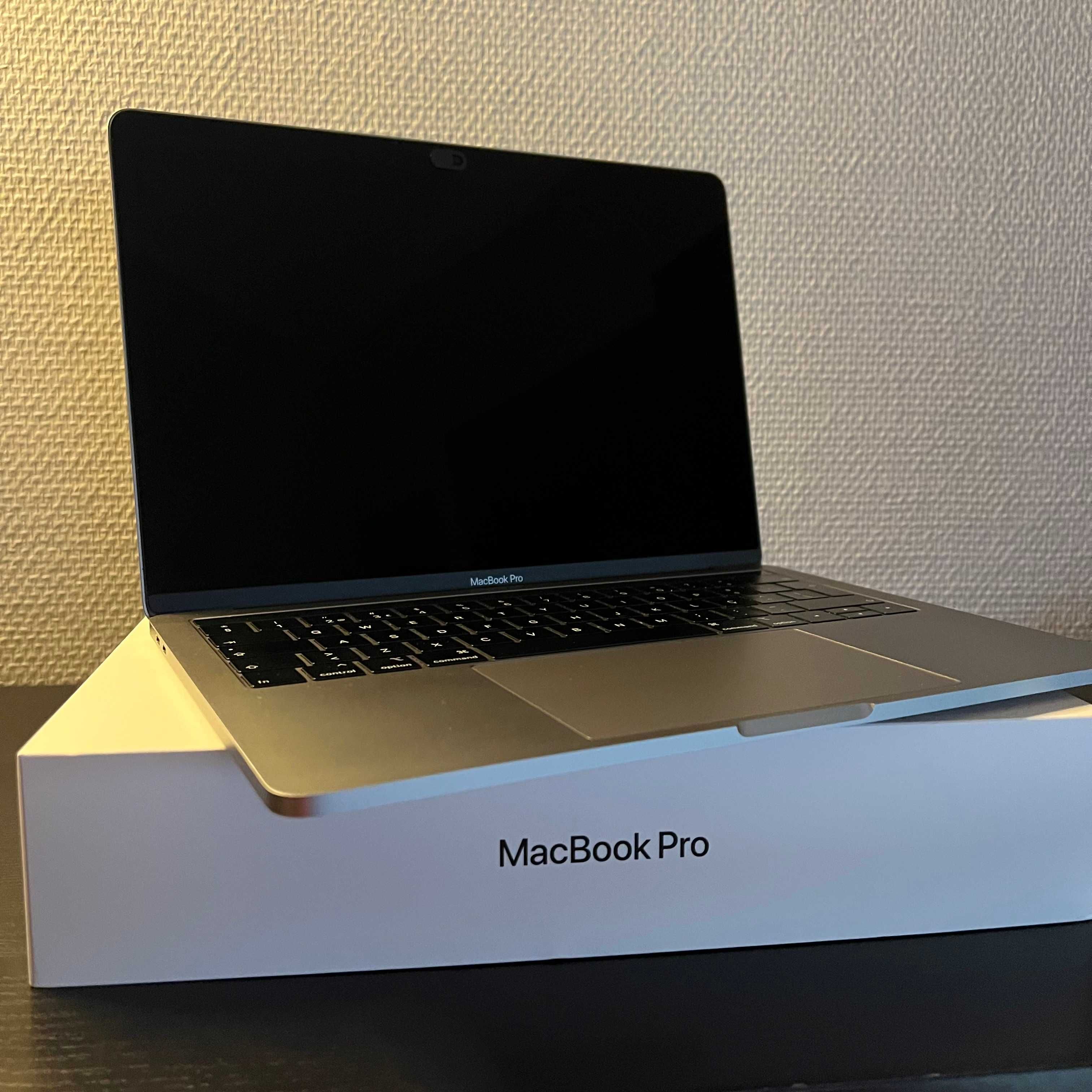 Macbook Pro 2019 Touchbar - c/ Caixa + Carregador