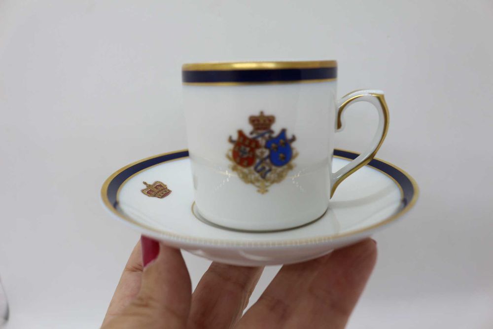 Chávena de Café  Brasão  D. Carlos I e D. Amélia PNP Vista Alegre