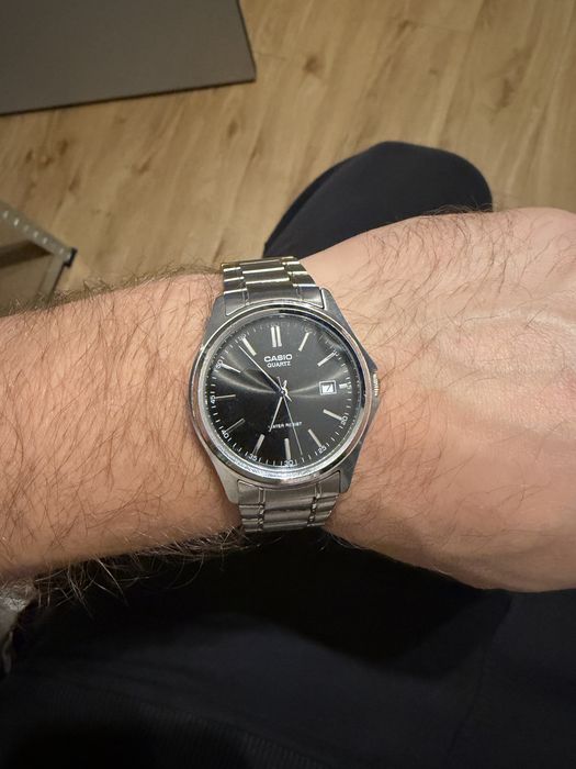 Zegarek srebrny Casio Quartz meski