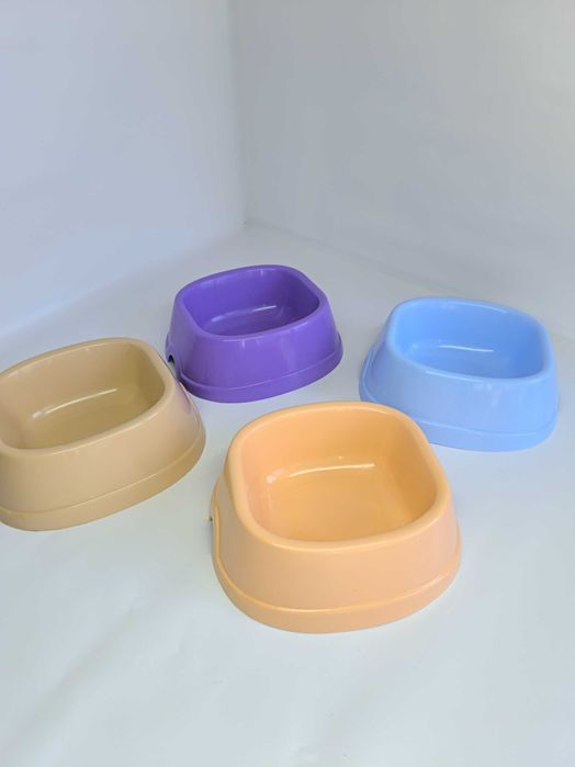 Миски для тварин для їжі та води котів собак пластикові різний розмір