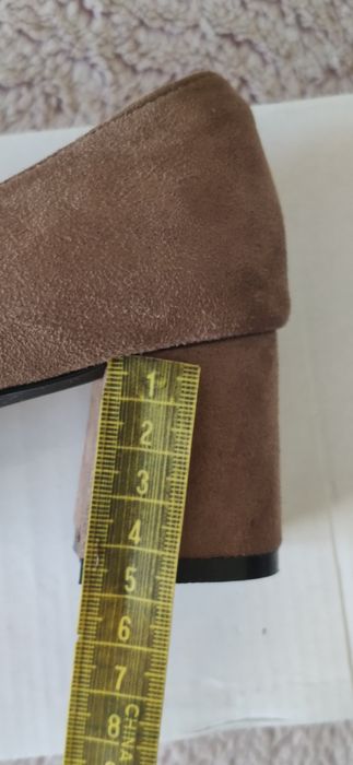 Ultimos Saldos - Sapatos na cor castanha/damasco em  pele pêssego/camu