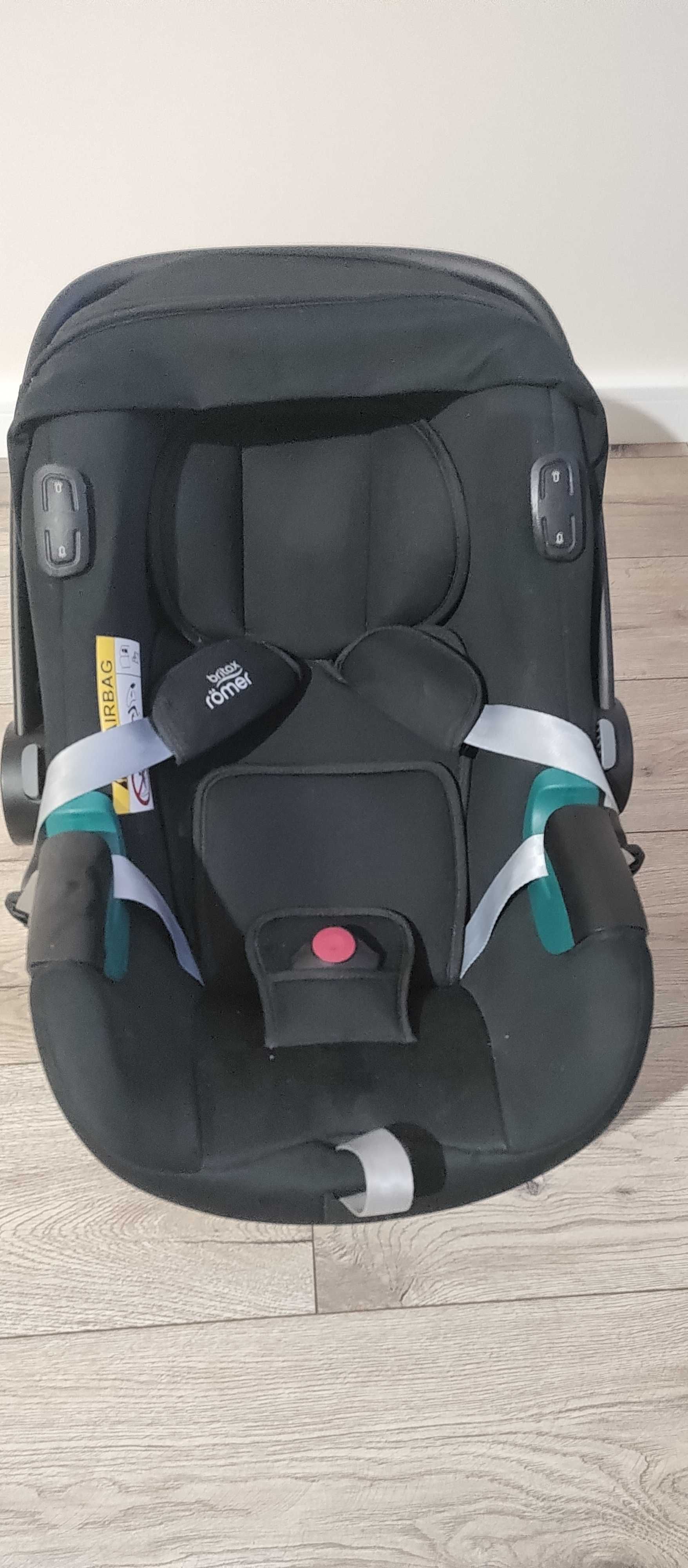 Fotelik Britax Römer Baby Safe iSENSE i-Size + baza