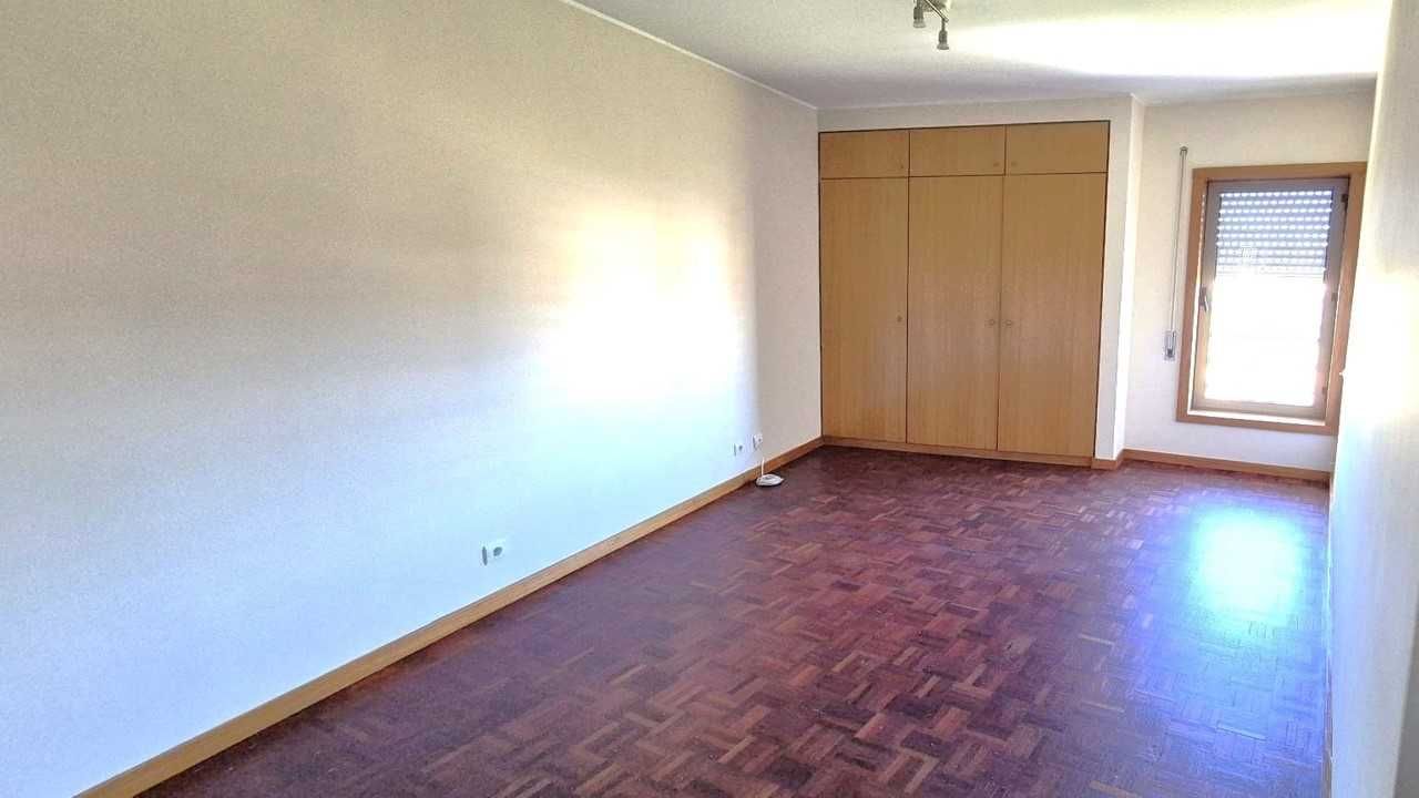 T3 Boas Areas, Varanda e Vistas amplas, no Centro de Gondomar