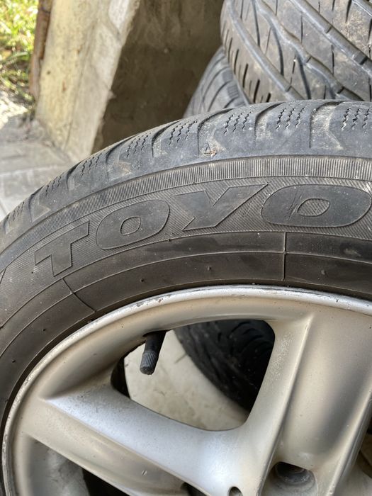 Диски BMW обутые,разнопарные 16 диаметра
