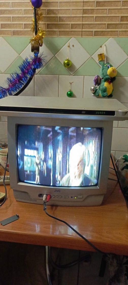 Телевизор Jvc,+ДВД.