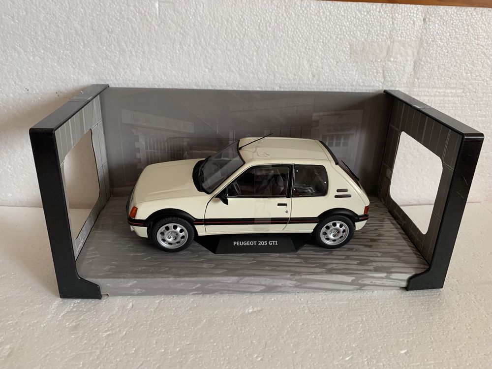 Peugeot 205 GTI 1.9…