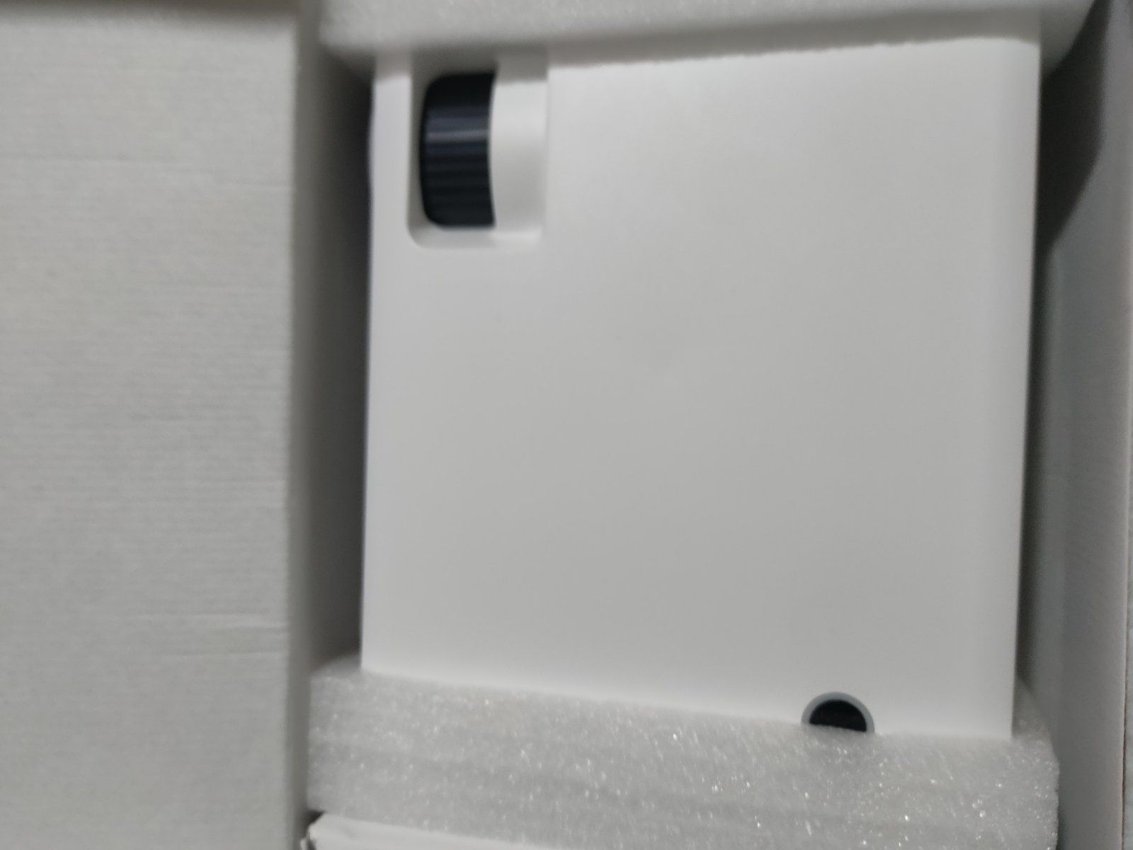 Продам  проэктор Android 10.