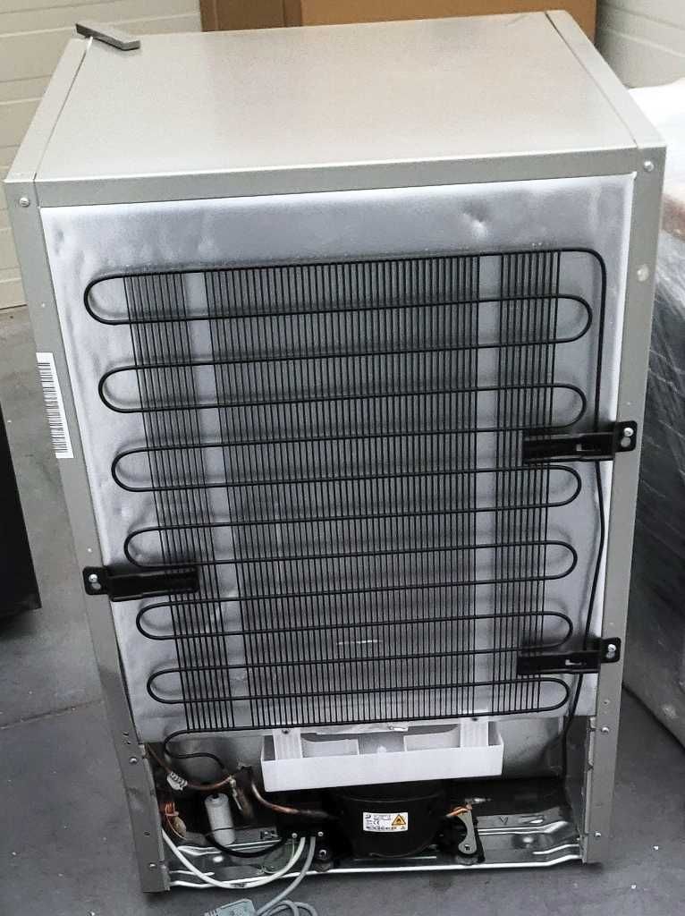 Lodówka AMICA FM140.4X 83,8cm Srebrna SlimSize Komora Zamrażarki